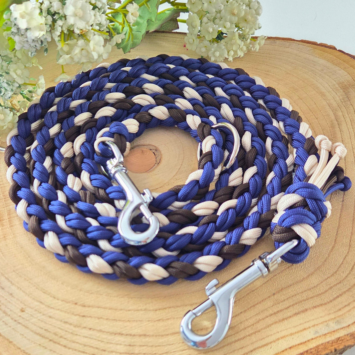 Hundeleine in blau, braun und creme, geflochten aus Paracord, Marineblau, Naviblau