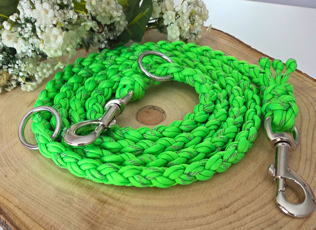 Hundeleine in neongrün, reflektierend, geflochten aus Paracord, Neonfarben