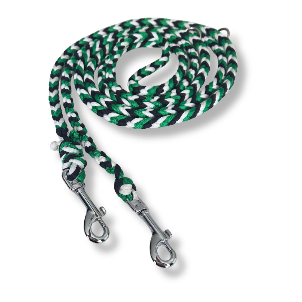 Hundeleine in grün, weiß und schwarz, geflochten aus Paracord, individuelle personalisierte Leine