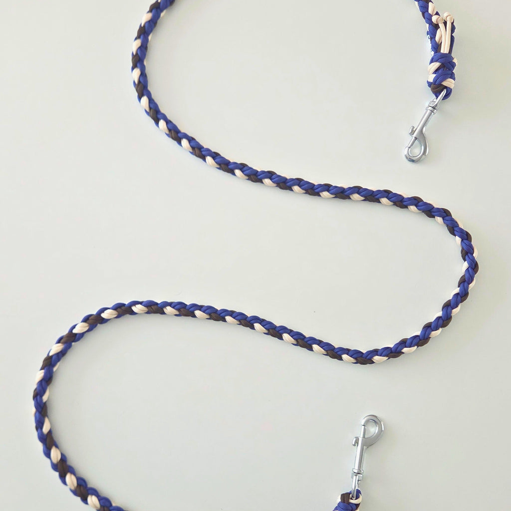 Hundeleine in blau, braun und creme, geflochten aus Paracord, Marineblau, Naviblau
